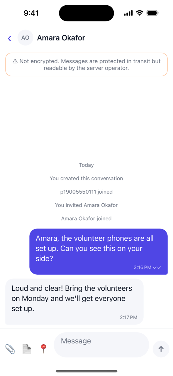 Xoyo mobile app: the same conversation on a phone